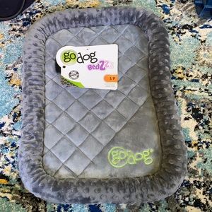 Go dog Bedzzz Chew Guard Dog bed